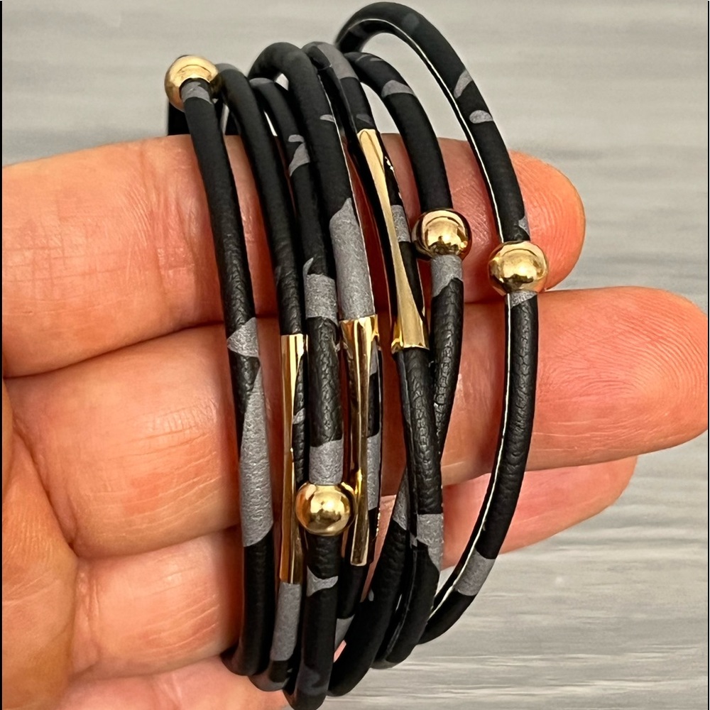 Gold and Faux Leather Magnetic Bracelet, Black and Gray with Gold Beads - Picture 4 of 5